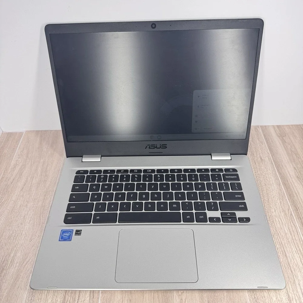 ASUS Chromebook C423NA 14‎ Laptop Silver 4GB RAM 32GB SSD WiFi Ready